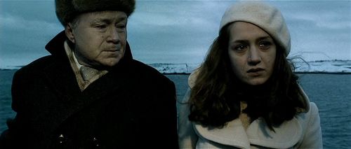 Yuriy Kuznetsov and Viktoriya Isakova in The Island (2006)