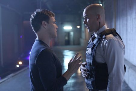 Coby Bell and Stephen Moyer in The Gifted (2017)