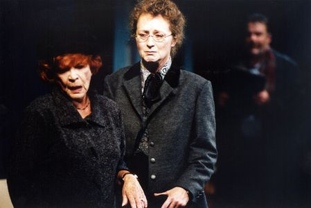 Jaroslava Adamová and Simona Stasová in Popel a pálenka (2001)
