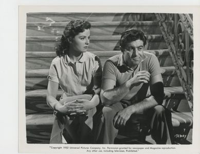 Patricia Hardy and Harvey Lembeck in Girls in the Night (1953)