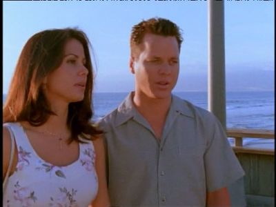 Marcos A. Ferraez and Paula Trickey in Pacific Blue (1996)