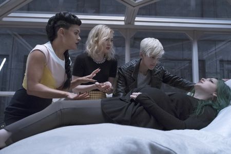 Skyler Samuels, Emma Dumont, Percy Hynes White, and Grace Byers in The Gifted (2017)