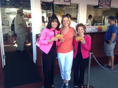 Shoot at Pink's Hot Dogs in Hollywood