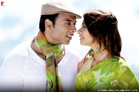 Uday Chopra and Tanishaa Mukerji in Neal 'n' Nikki (2005)