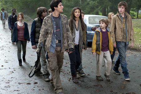Drew Roy, Seychelle Gabriel, Dylan Authors, Maxim Knight, and Connor Jessup in Falling Skies (2011)