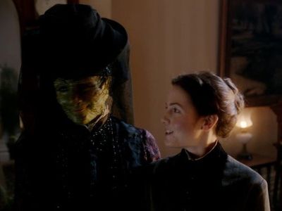 Neve McIntosh and Catrin Stewart in Doctor Who (2005)