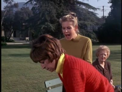 Elizabeth Montgomery, Nora Denney, and Marion Lorne in Bewitched (1964)