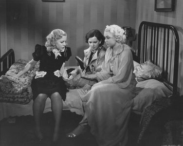 Patsy Kelly, Lyda Roberti, and Toby Wing in Hill-Tillies (1936)