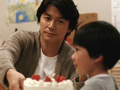Masaharu Fukuyama and Keita Ninomiya in Like Father, Like Son (2013)