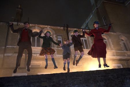Lin-Manuel Miranda, Emily Blunt, Pixie Davies, Nathanael Saleh, and Joel Dawson in Mary Poppins Returns (2018)