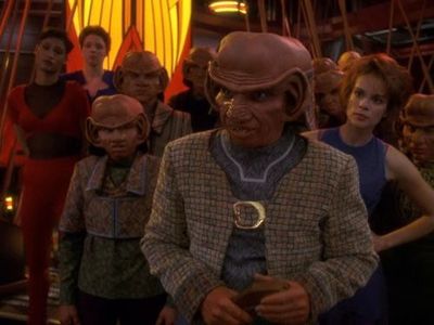 Jason Marsden, Emilio Borelli, Chase Masterson, Max Grodénchik, and David B. Levinson in Star Trek: Deep Space Nine (199