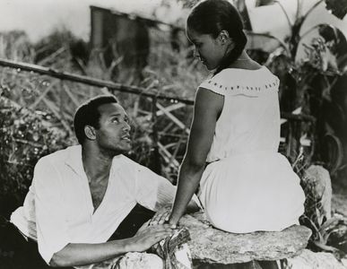 Marpessa Dawn and Breno Mello in Black Orpheus (1959)