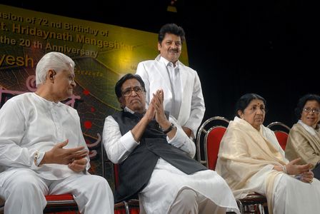 Lata Mangeshkar, Udit Narayan, and Pyarelal Ramprasad Sharma