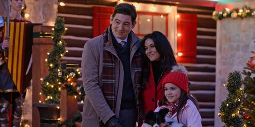 Emmanuelle Chriqui, Scott Ryan Yamamura, and Isabelle Franca in The Knight Before Christmas (2019)