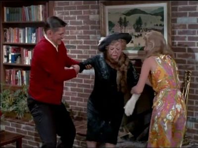 Elizabeth Montgomery, Marion Lorne, and Dick York in Bewitched (1964)