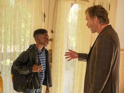 William H. Macy and Christian Isaiah in Shameless: Location, Location, Location (2020)