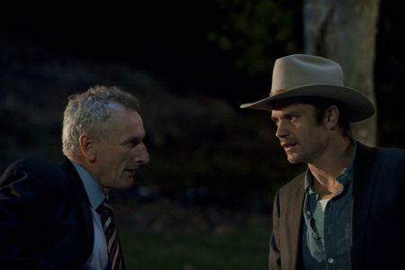 Matt Craven and Timothy Olyphant in Justified (2010)