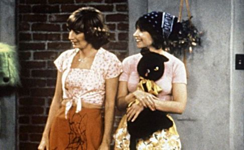 Penny Marshall and Cindy Williams in Laverne & Shirley (1976)