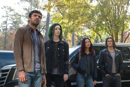 Jamie Chung, Blair Redford, Emma Dumont, and Sean Teale in The Gifted (2017)