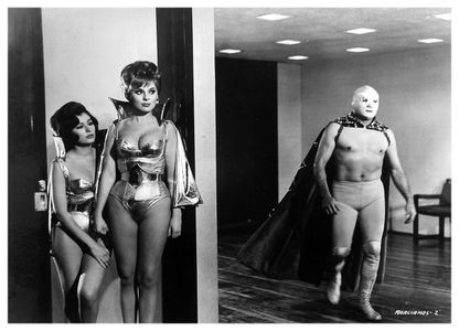 Belinda Corel, Gilda Mirós, and Santo in Santo vs. the Martian Invasion (1967)