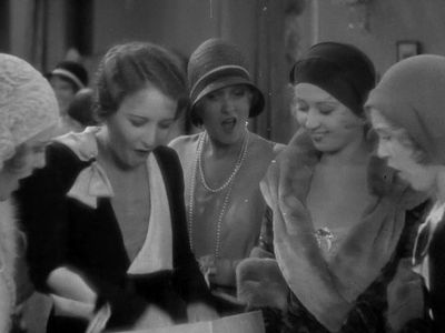 Joan Blondell, Barbara Stanwyck, Hazel Howell, Natalie Moorhead, and Barbara Weeks in Illicit (1931)