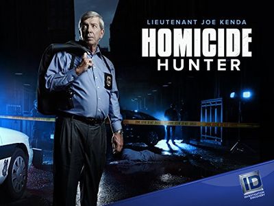 Joe Kenda in Homicide Hunter (2011)