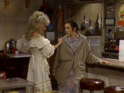 Dolly Parton and Brett Butler in Dolly (1987)