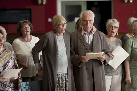 Vanessa Redgrave, Terence Stamp, and Taru Devani in Unfinished Song (2012)