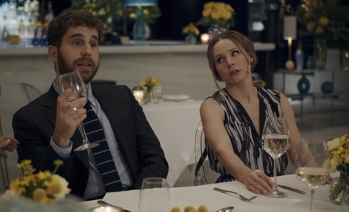 Kristen Bell and Ben Platt in The People We Hate at the Wedding (2022)