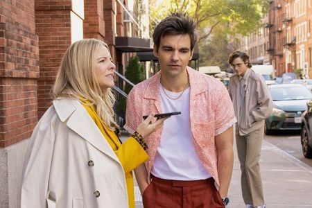 Drew Tarver and Heléne Yorke in The Other Two (2019)