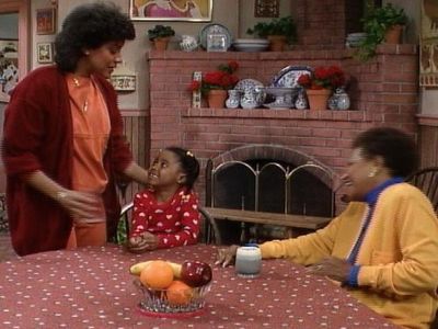 Keshia Knight Pulliam, Phylicia Rashad, and Clarice Taylor in The Cosby Show (1984)
