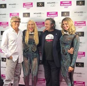 Eric Roberts, Melanie Leanne Miller, Robert Carradine and Geri Courtney-Austein on the pink carpet at the James Blondes 