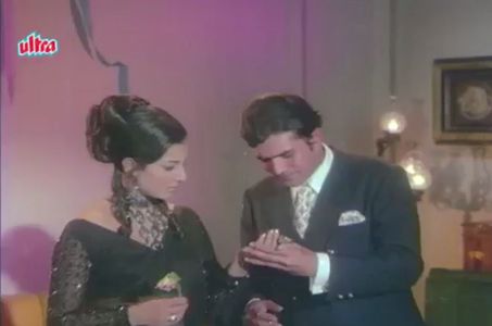 Rajesh Khanna and Tanuja Samarth in Mere Jeevan Saathi (1972)