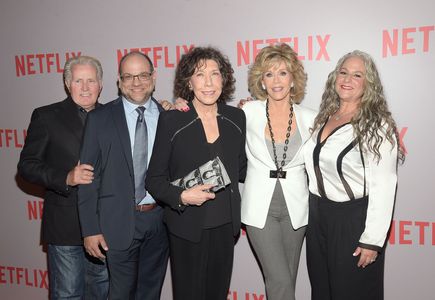 Jane Fonda, Martin Sheen, Lily Tomlin, Marta Kauffman, and Howard J. Morris at an event for Grace and Frankie (2015)