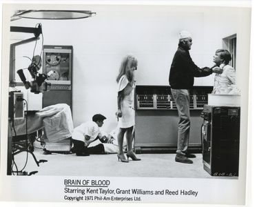 John Bloom, Regina Carrol, Angelo Rossitto, Kent Taylor, and Grant Williams in Brain of Blood (1971)