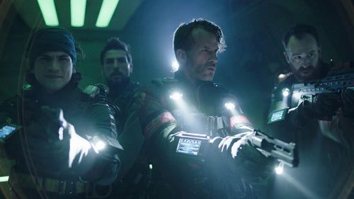 Thomas Jane, Alden Adair, and Andrew Rotilio in The Expanse (2015)