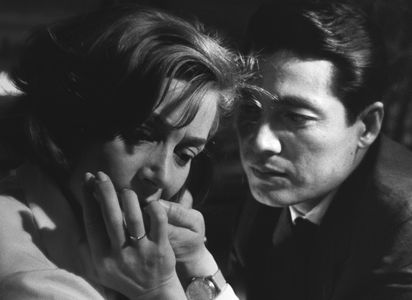 Eiji Okada and Emmanuelle Riva in Hiroshima Mon Amour (1959)