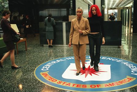 Jennifer Garner and Greta Sesheta in Alias (2001)