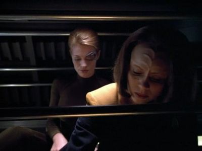 Jeri Ryan and Roxann Dawson in Star Trek: Voyager (1995)