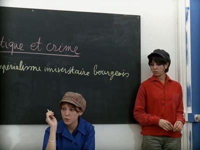 Juliet Berto and Anne Wiazemsky in La Chinoise (1967)