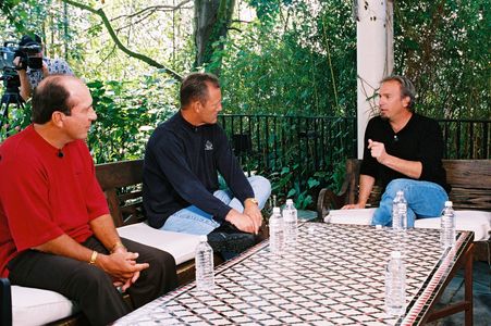 Kevin Costner, Johnny Bench, and George Brett in Field of Dreams: Roundtable with Kevin Costner, Johnny Bench, George Br