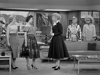 Lucille Ball, Dolores Donlon, William Frawley, Maggie Magennis, and Vivian Vance in I Love Lucy (1951)