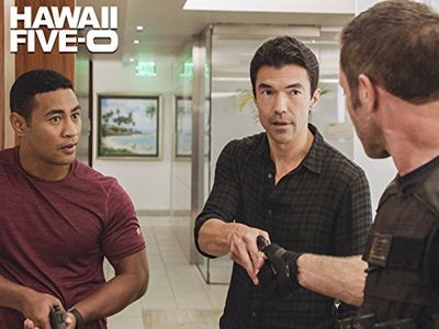 Ian Anthony Dale, Alex O'Loughlin, and Beulah Koale in Hawaii Five-0 (2010)