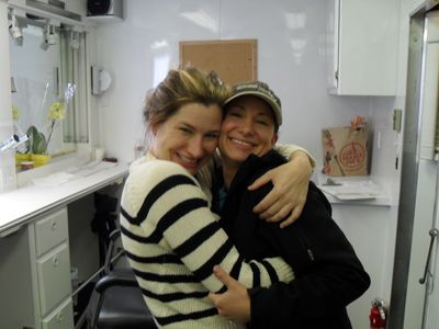 With her FABULOUS Hollywood Twin Kathryn Hahn on the set of 