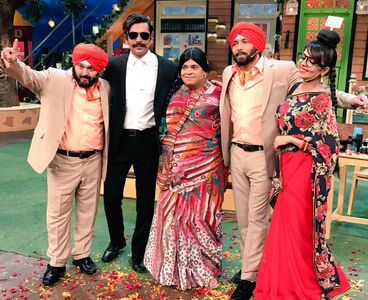 Ali Asgar, Sunil Grover, Kiku Sharda, Chandan Prabhakar, and Sugandha Mishra in The Kapil Sharma Show (2016)