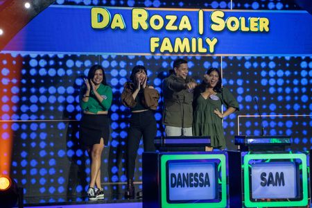 Robin Da Roza, Maffy Soler-Da Roza, Samantha Da Roza, and Danessa Soler in Family Feud Philippines (2022)