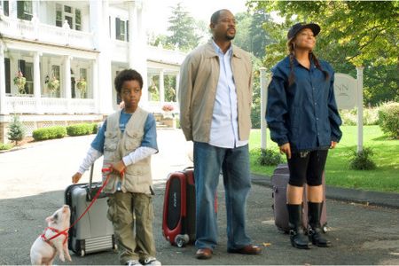 Martin Lawrence, Raven-Symoné, and Eshaya Draper in College Road Trip (2008)