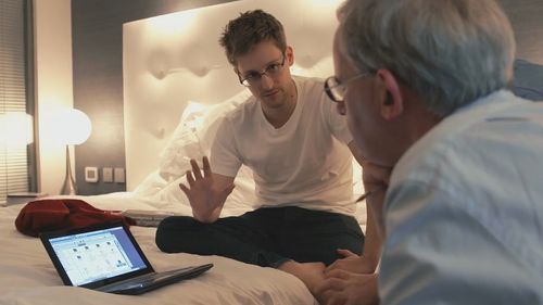 Edward Snowden and Ewen MacAskill in Citizenfour (2014)
