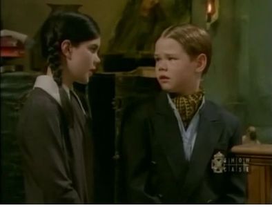 Nicole Fugere and Sean Smith in The New Addams Family (1998)