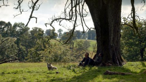 John Bell and Richard Rankin in Outlander (2014)